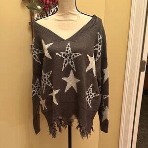 Umgee Gray Star Pattern V-Neck Sweater